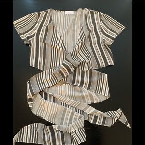 isalis Beautiful striped crop Tie blouse medium